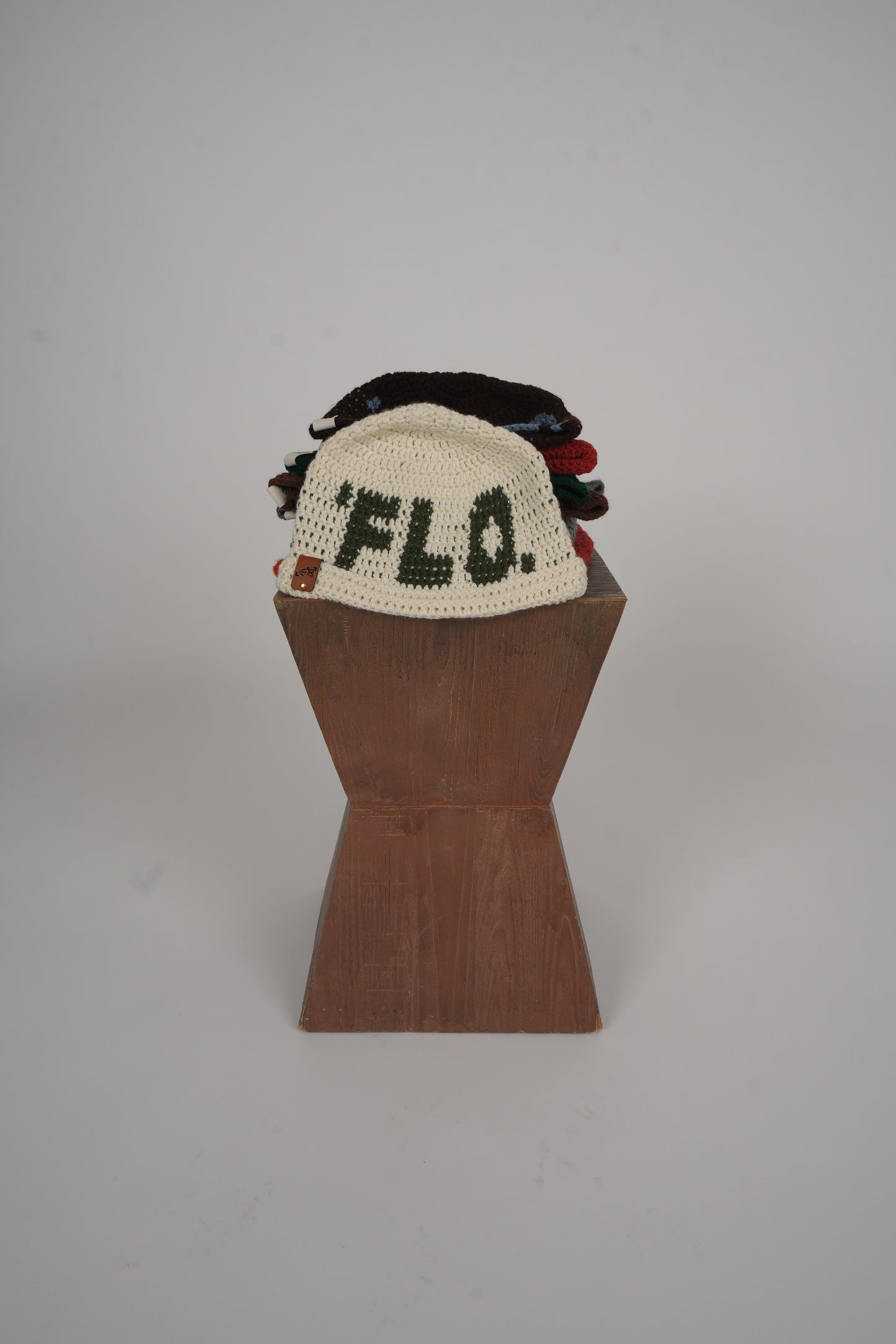 Flo:Crown-Standard w/brim